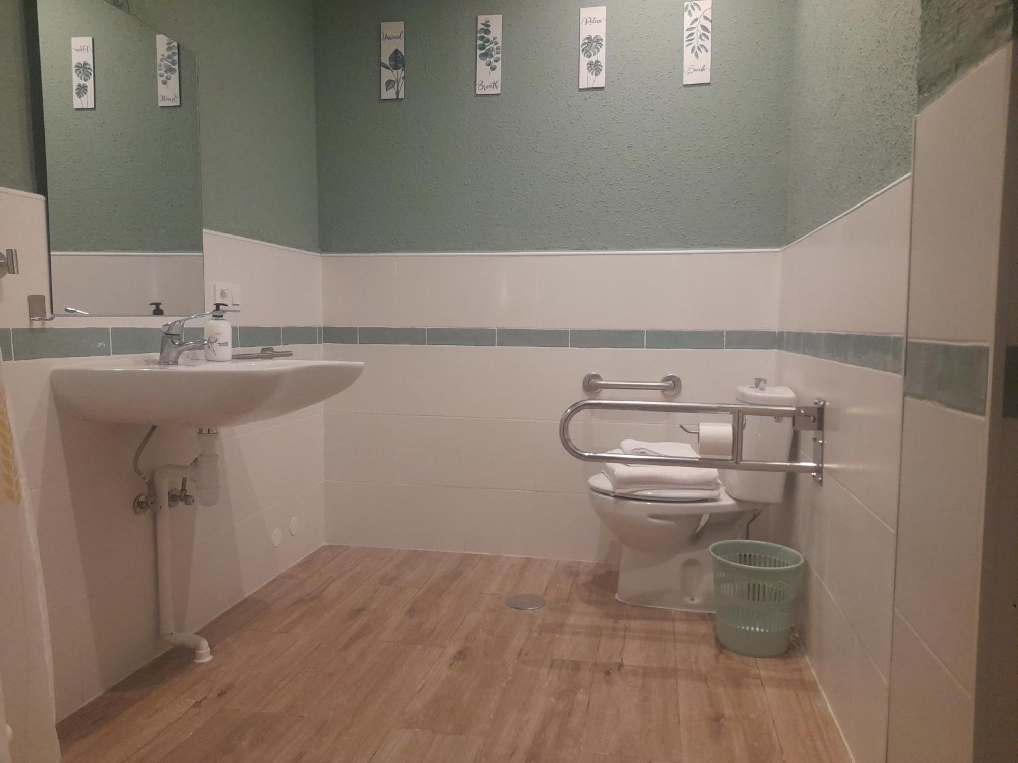 Hostal Entreolivos 巴达霍斯 外观 照片
